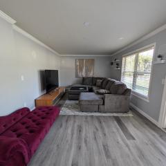CulDeSec Home 4BR 3 Half Baths Sleeps 7 Jacuzzi tub