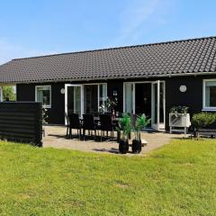 8 person holiday home in Væggerløse-By Traum
