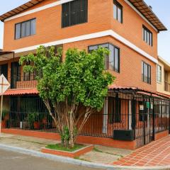 Apartamentos cerca a canchas Panamericanas Barrio Olimpico - Luxury Apartments
