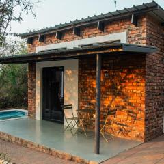 The Hill Chalets - Crocodile Pools
