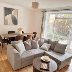 Elysian Nights-Entire 3 bedroom, 2 bathroom-WC, palm Garden Home