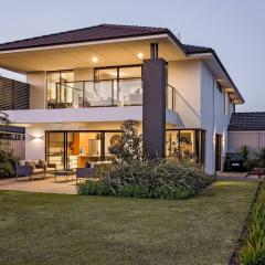 Front 9 - A Luxury Golf Lovers Getaway