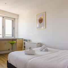 WilSeize by Max, Bright, renovated studio, 1 min station