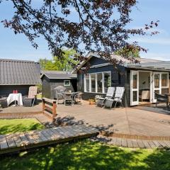 Holiday Home Ainikki - 200m from the sea by Interhome