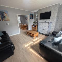Stylish 2BD Bradford Home near Parks