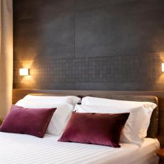 Adoro Hotel