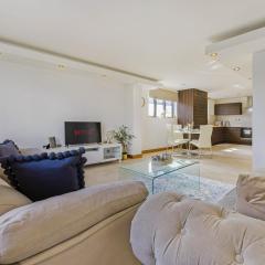 Harrow 2BR 2BA Apt Fast WiFi Kitchen