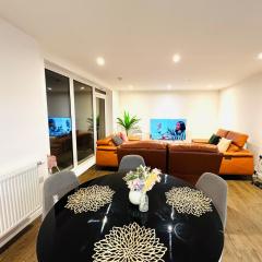 Reduced price - NewBuilt 3 Large Bedroom in Dartford City Center