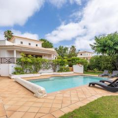 Peaceful and lovely retreat with a pool #1982