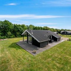 Holiday Home Leeve - 1-4km to the fjord by Interhome