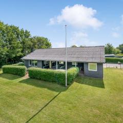 Holiday Home Knag - 800m to the fjord by Interhome