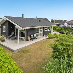 Holiday Home Sjarlotte - 100m from the sea by Interhome