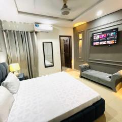Luxury & Family 1bhk, Wi-fi, Smart TV, AC
