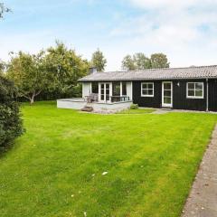 6 person holiday home in Dronningmølle-By Traum