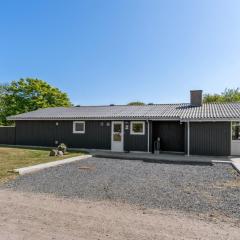 Holiday Home Hylleborg - 400m from the sea by Interhome