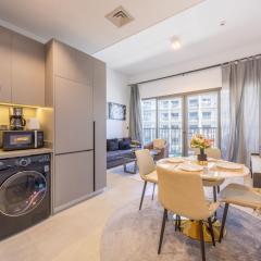 Blue Breeze - Bright & Airy 1BR, MAG City, Gym Access