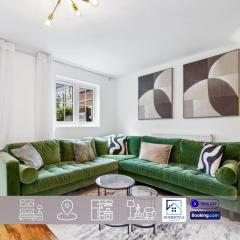 4 Bed Luxury House By Homestyles Hosts Short Lets & Serviced Accommodation Islington With Private En-Suite & Free WiFi