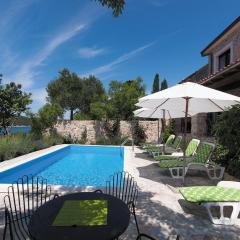 Villa Pucalo by Villas Guide