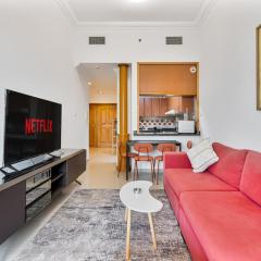 Retro 1BR APT in Marina Near JBR Beach & Mall