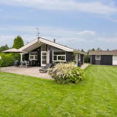 Holiday Home Eljena - 700m from the sea by Interhome