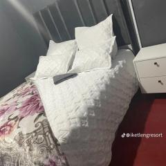 Iketleng Guest House & Resort