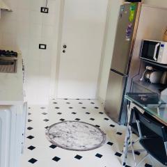 Cozy 2 bedroom flat 5 minutes walk from station