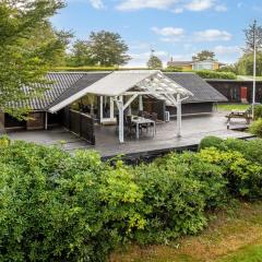 Holiday Home Jantje - 500m to the fjord by Interhome