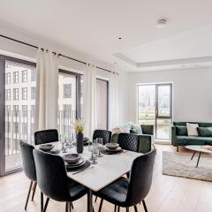 Elegant & Spacious City Island Apt- Skyline View - WiFi - Netflix