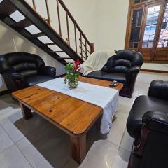 Casa centrica con cochera doble