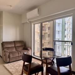 Cozy 2Br Condo Unit with Balcony Views