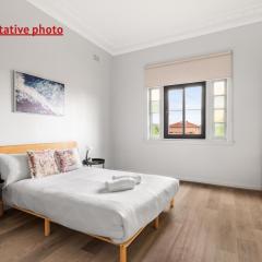 Affordable Double Bedroom - Heart of Belmore with Shared Bathroom
