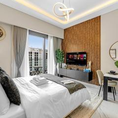 Fully-Equipped Studio with Pool, Gym & Chic Location