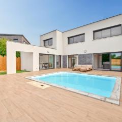 Villa pour 9 - Piscine chauffée - Jacuzzi