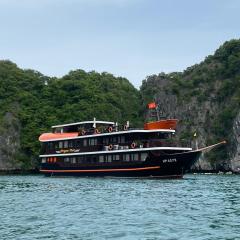 Cat Ba Ocean Cruise