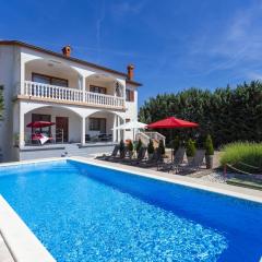 Villa Diana by Briskva