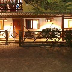 Casa 3 quartos praia do forte poucos metros da praia