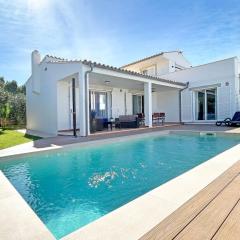 Ferienvilla, mit Pool, großer Terrasse und atemberaubenden Meerblick u Bergblick