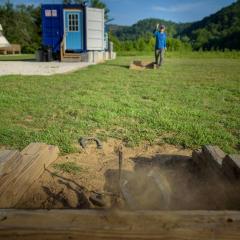 Furnished Glamping Tent/River Access/2 Queen Beds