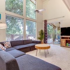 WFH-Friendly Retreat Less Than 1 Mi to Clear Lake!