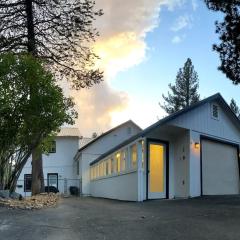 Family Friendly Charming Truckee Getaway Walk to Shops & Dining