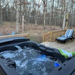 Bird House - Hot Tub, Large Yard, Horses Nearby