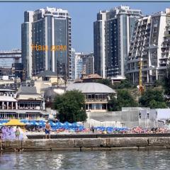 Двухкомнатная с видом на море