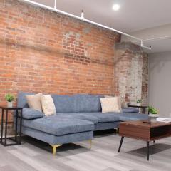 2 bdrm Modern & Hip Apt with Private Patio