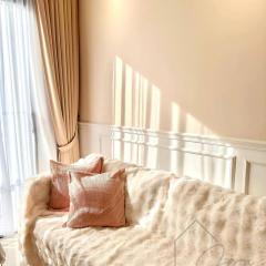 Twin Tower Residence Brand New Minimalist Suite 7pax 3 Min Walk from CIQ