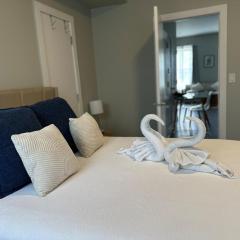 Bright & Airy 1 BDRM Private Apt