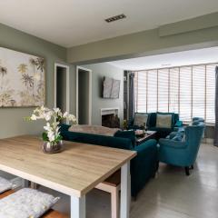 Stylish 4-Bedroom Townhouse in the Heart of Bath