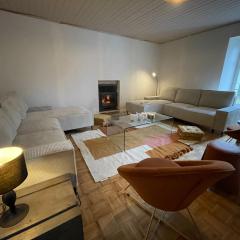 Grande maison 20 min plage, 14 personnes, 5 SDB, literie grand confort