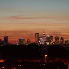 Luxurious Apartment in Warsaw with Beautiful City View and Air Conditioning by Noclegi Renters