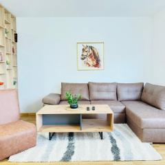 Family Nest - Two-Bedroom Apartment in City Centre by He-Ra Apartments Skopje
