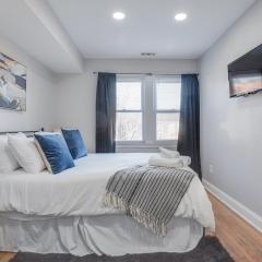 Chic 2BR Near Capitol Hill & Nightlife